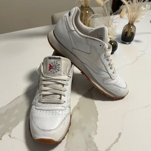 Moving Sale! Reebok Classic Men’s Sneaker White 9.5